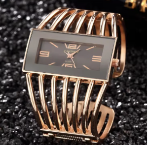 Collar, Pendientes y Reloj Brazalete